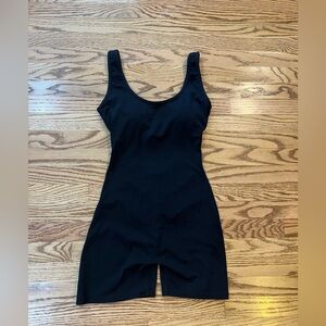 black workout bodysuit